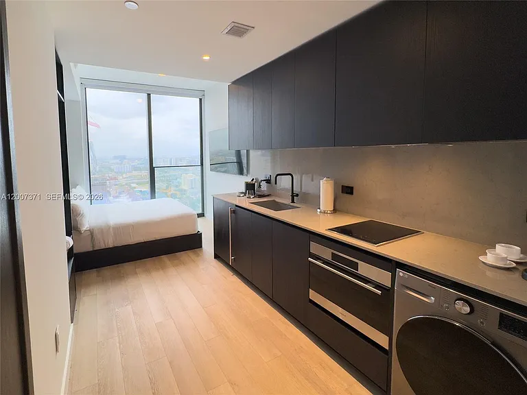 20 NE 11th St #3012B — Photo 7