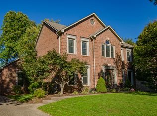 1716 Ashfield Ln, Louisville, KY 40220