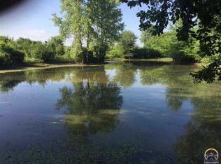 15100 Prairie View Cir, Wamego, KS 66547