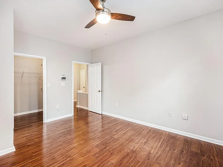 2125 Chatelain Way — Photo 12