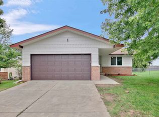 1906 E Ravena St, Wichita, KS 67219