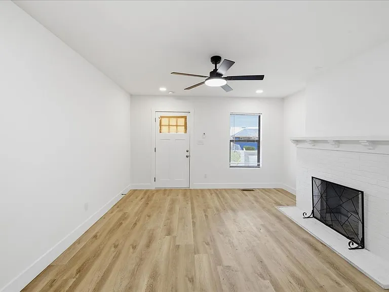 1038 N Parker Ave — Photo 6
