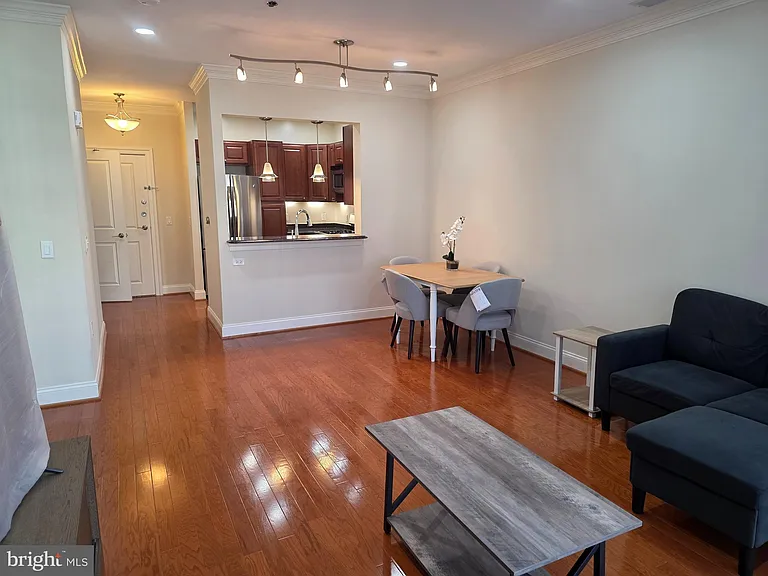 38 Maryland Ave #Penthouse 608 — Photo 9