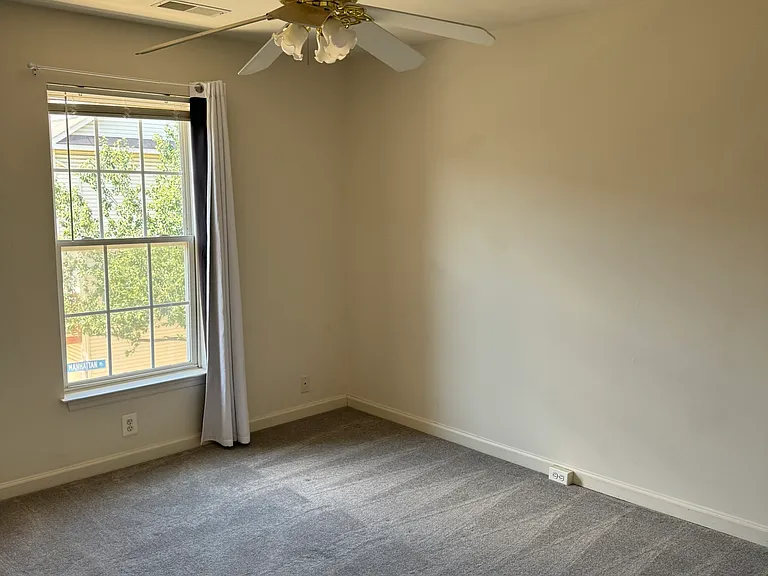 2743 Manhattan Pl — Photo 51