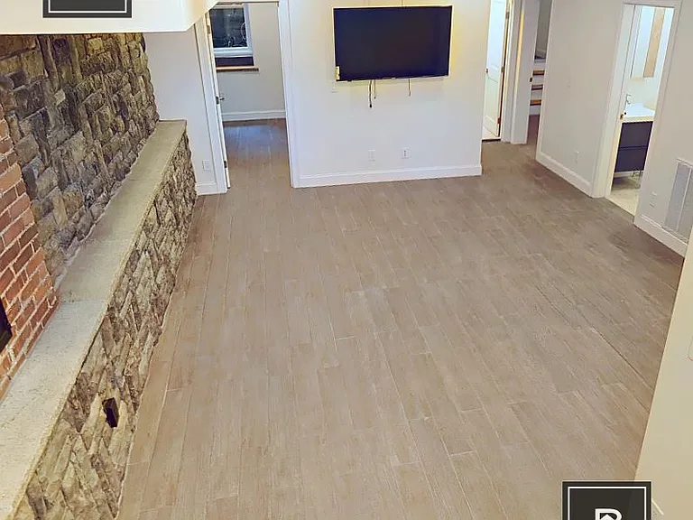 1617 Beacon St #1 — Photo 5