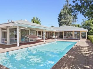 855 Teakwood Rd, Los Angeles, CA 90049