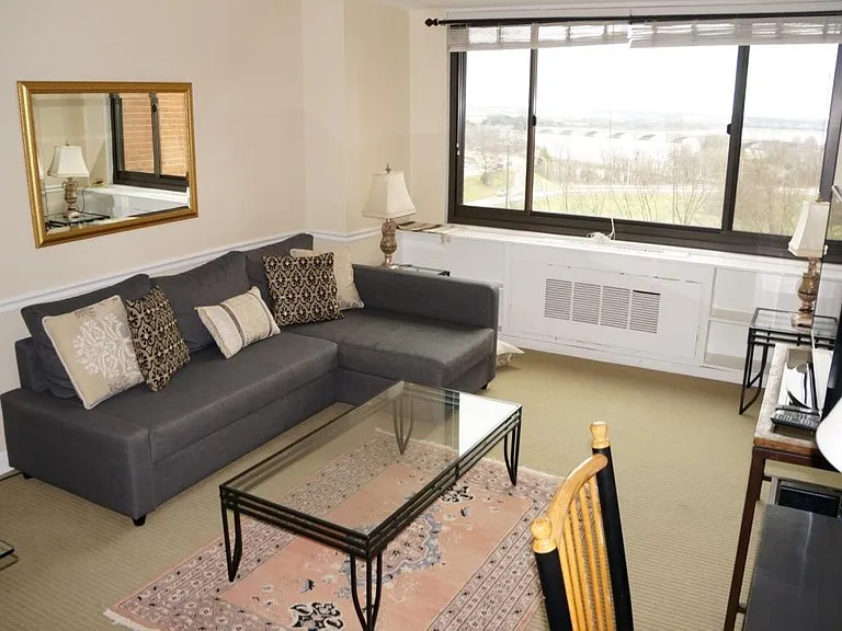 1021 Arlington Blvd #841 — Photo 2