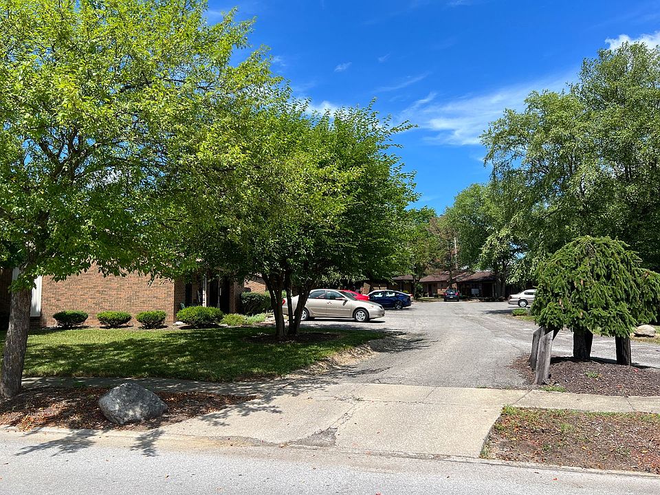 1st image of 115 Crestwood Dr #4