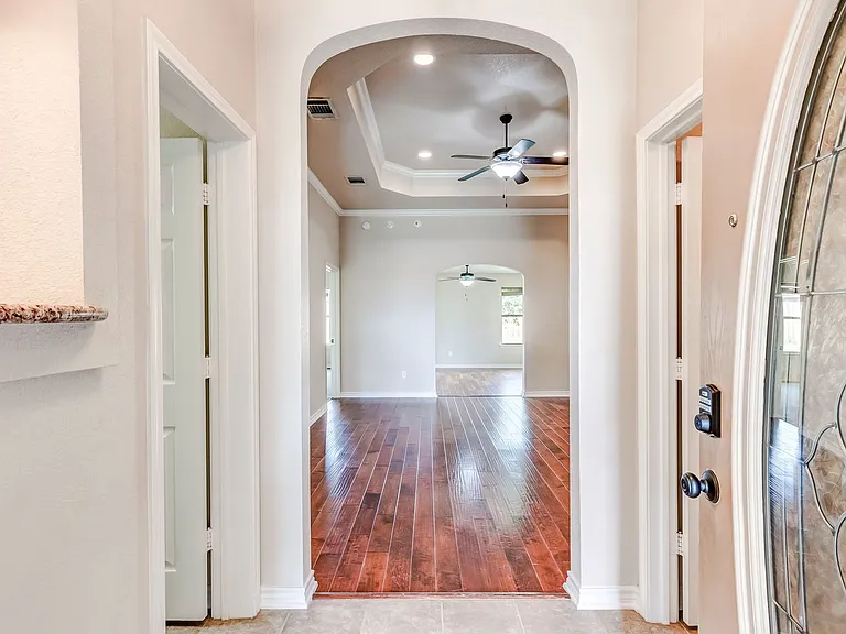 2405 Coy Dr — Photo 6