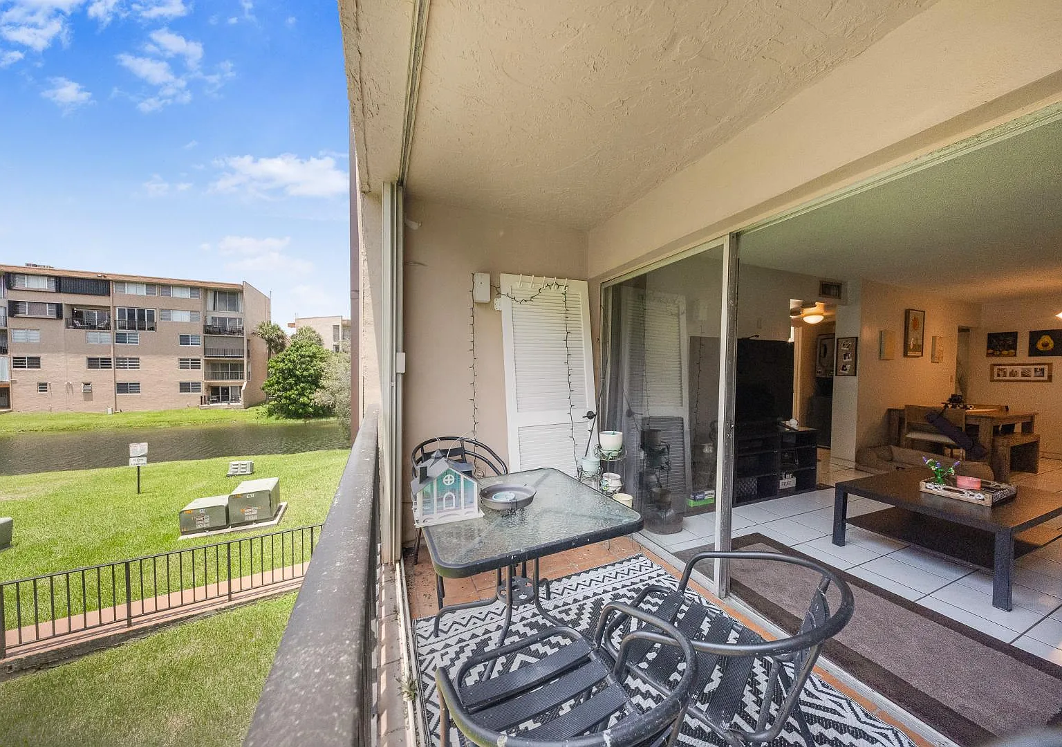 706 NW 87th Ave - UNIT 204 — Photo 3