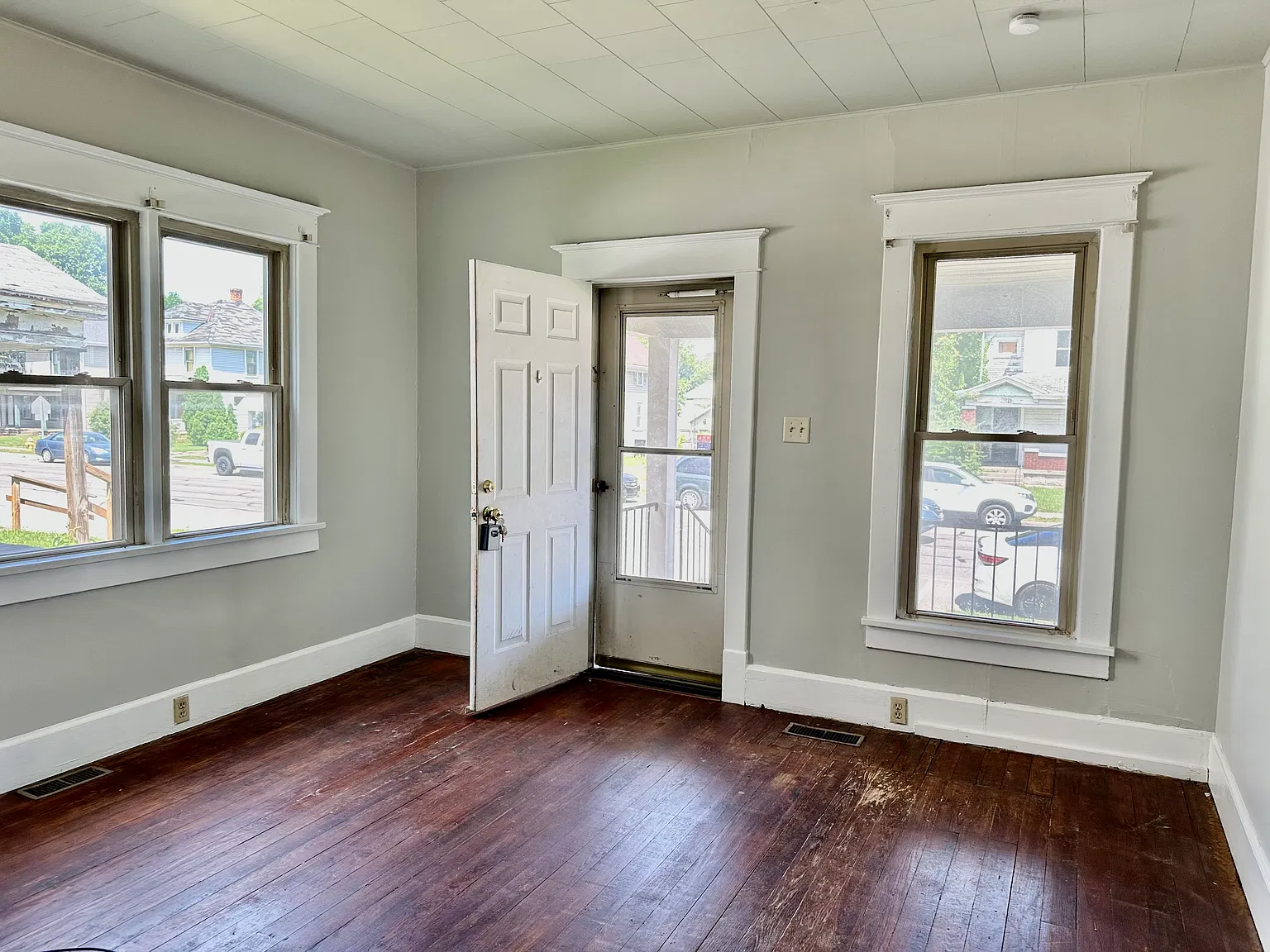 2 bed, 950 sqft, $650 — Photo 2