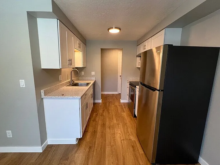 2177 Cosmoledo St — Photo 8