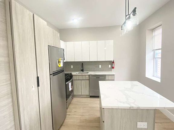 4th image of 330 50th St #U46