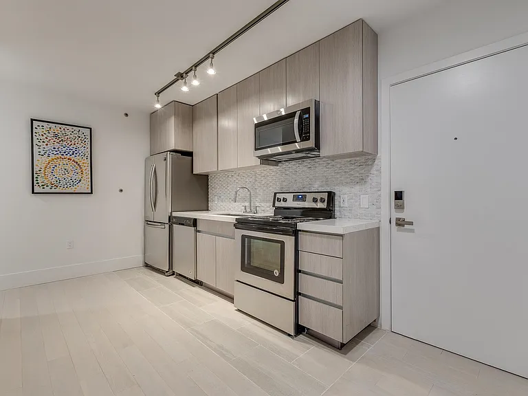 1425 Haro St #104 — Photo 10
