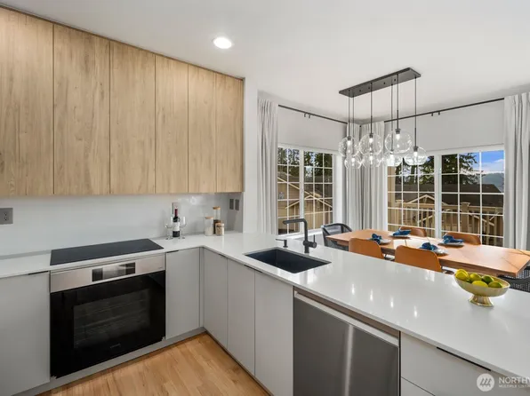 18638 NE 55th Way #LL1863, Redmond, WA 98052