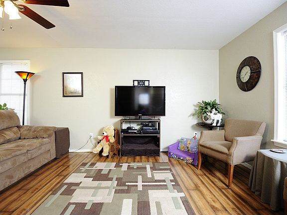 Another view of Living