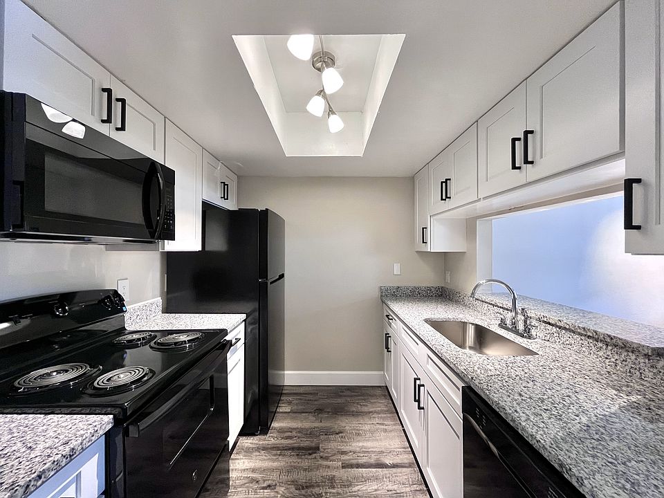1st image of 4002 S Manhattan Ave #118