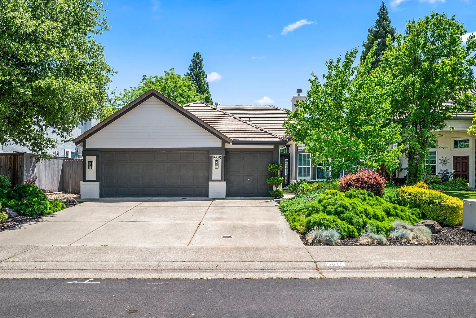 5615 Darby Rd photo 1