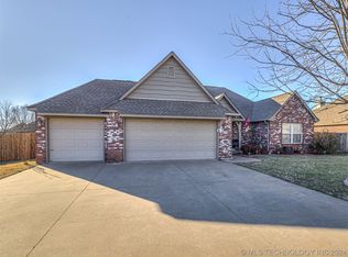 18 Cedar St, Kiefer, OK 74041