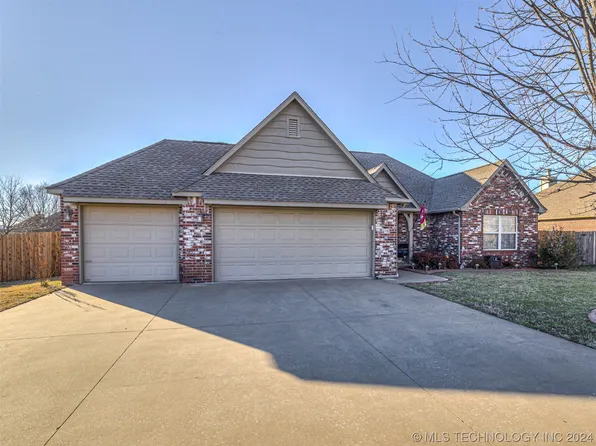 18 Cedar St, Kiefer, OK 74041