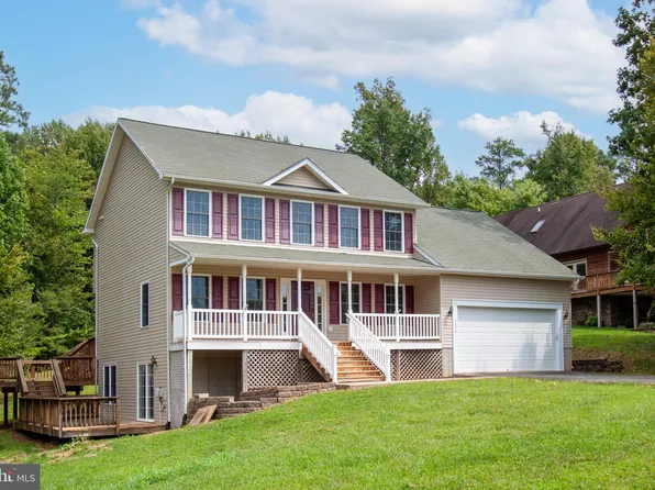 8293 Reagan Dr, King George, VA 22485