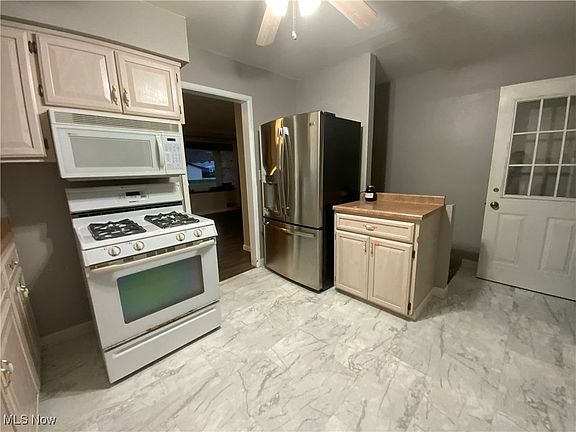 4th image of 23323 Westchester Dr