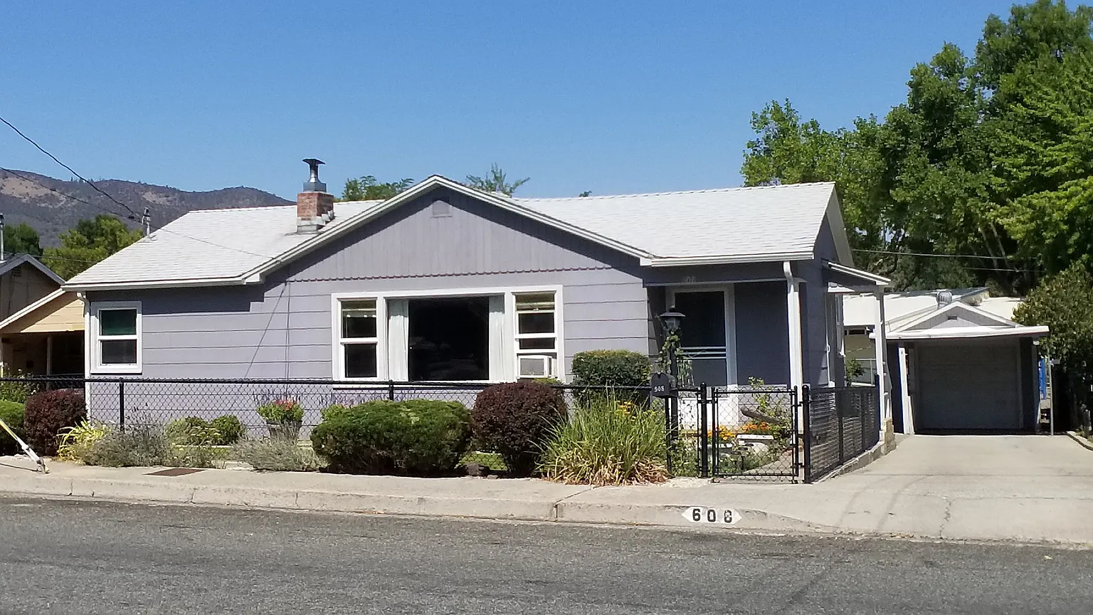 608 Yama St photo 1