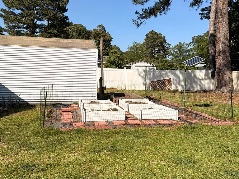 409 Kemp Ln — Photo 25