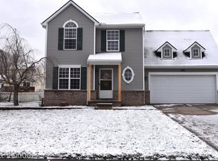 465 Haystack Dr, Linden, MI 48451