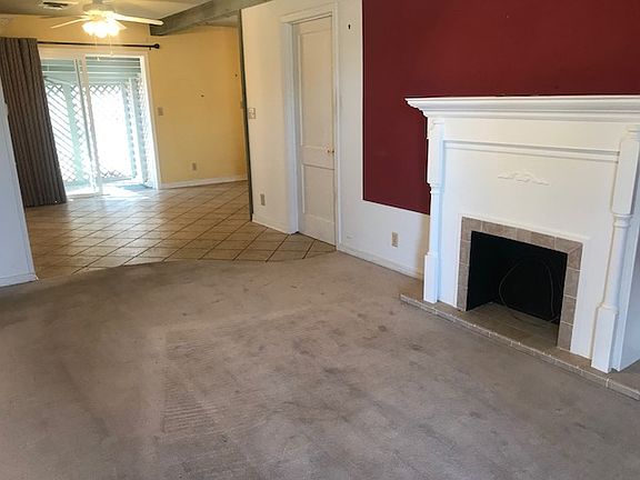 3rd image of 727 N Sunset Dr
