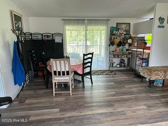 4th image of 152 Martin Luther Road