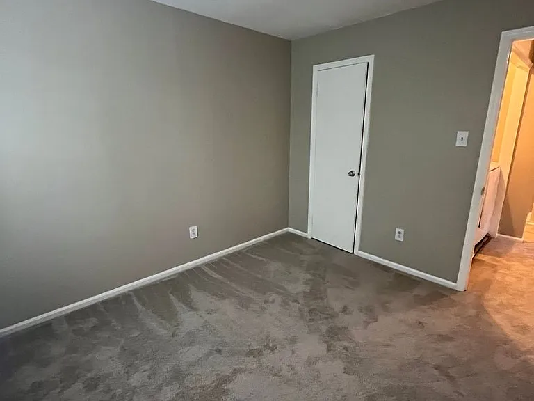 82 Liberty Dr — Photo 18