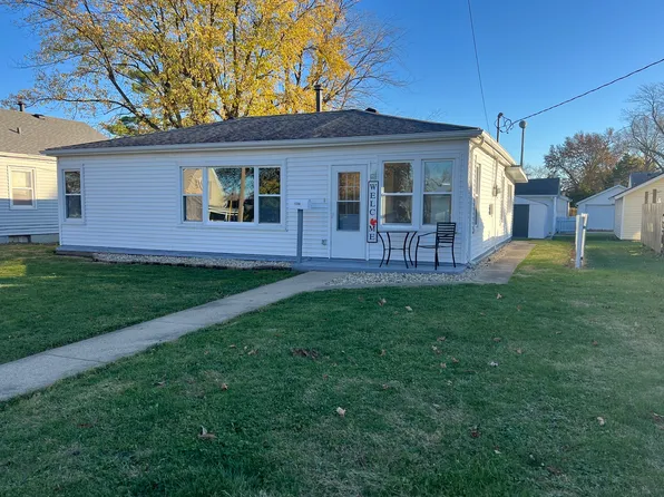 1206 E Jefferson St, Clinton, IL 61727
