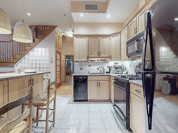 4th image of 6649 Alderton St