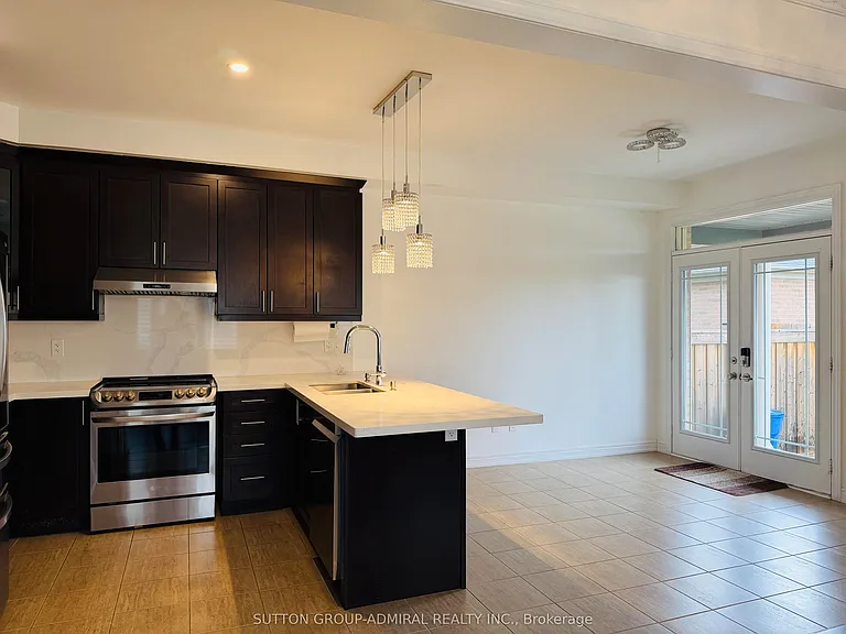 1 Gordon Landon Dr — Photo 4