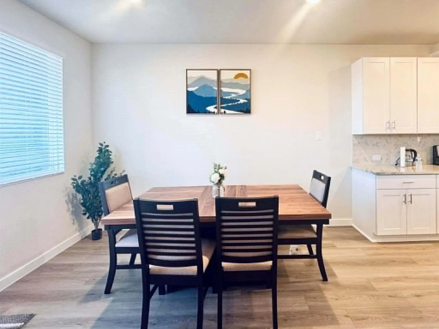 3 bed, 2.5 bath, 1703 sqft, $2,400 — Photo 4