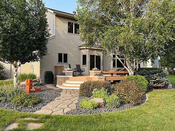 3rd image of 437 43rd Ave S
