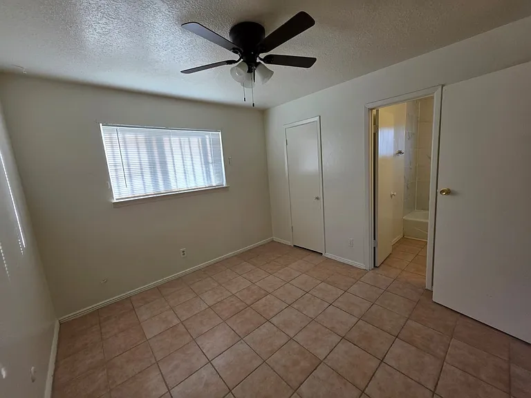 301 Utah St SE #4 — Photo 9