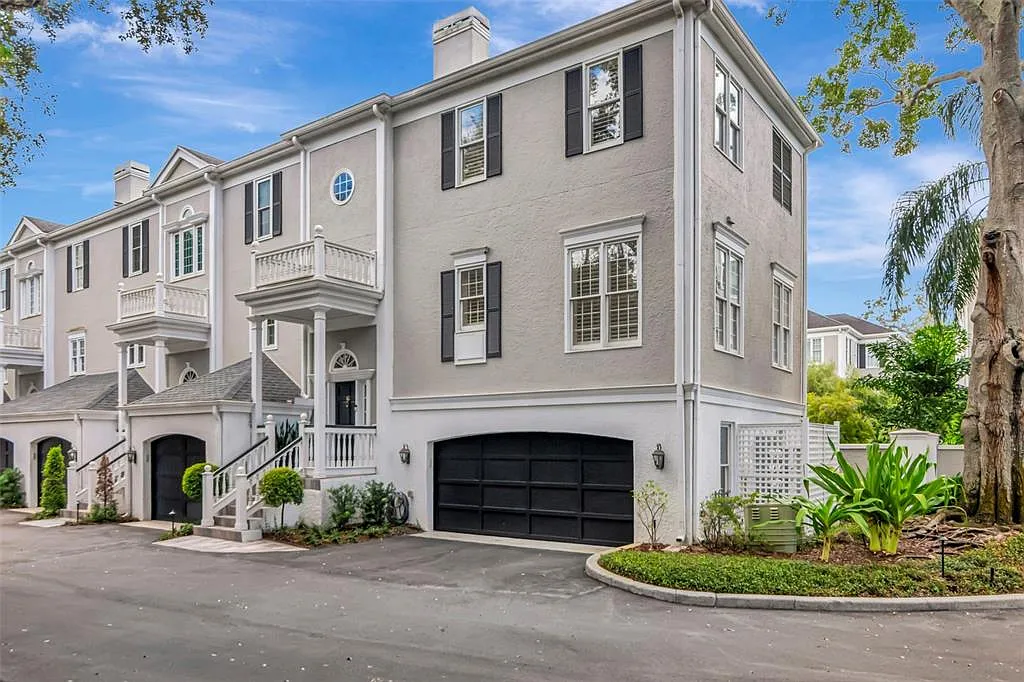 3 bed, 3.5 bath, 2807 sqft, $7,500 — Photo 3