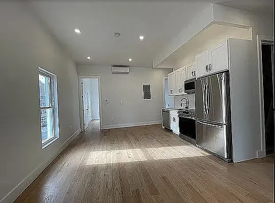 296 Leonard St #3 — Photo 3