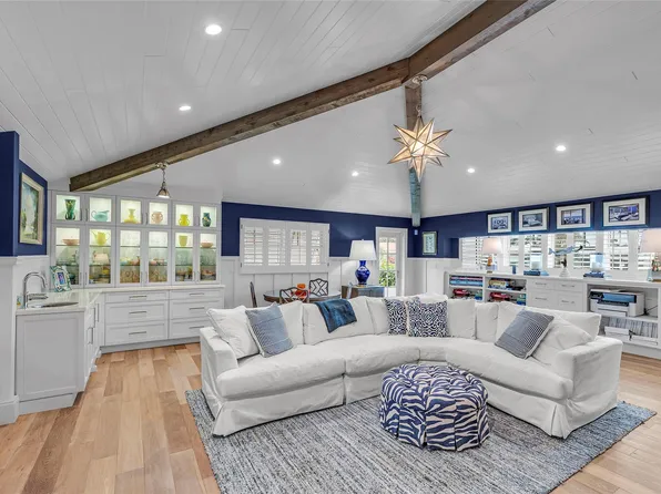 2812 NE 22nd Avenue, Lighthouse Point, FL 33064