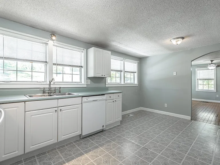 3508 Myrtle Ave — Photo 8