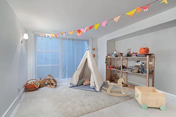 Sold by Compass | media 9