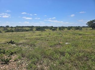 79 N Cattlemans Crossing Dr, Kerrville, TX 78028