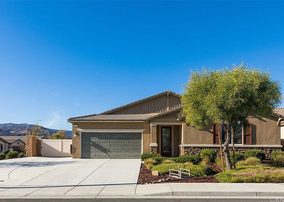 1st image of 26395 Meadow Creek Ln