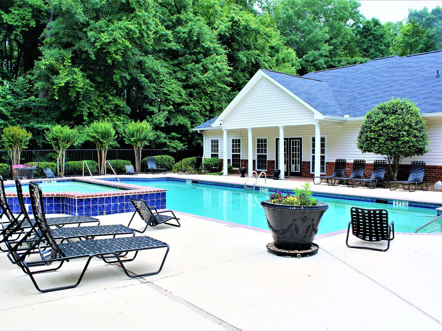 Walden Pointe — Photo 1