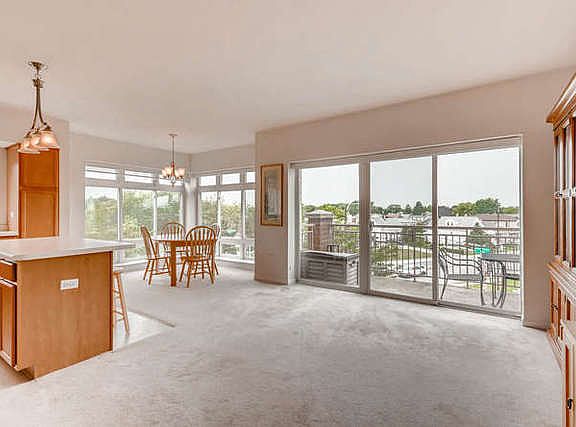 5th image of 6759 W Forest Preserve Ave APT 206