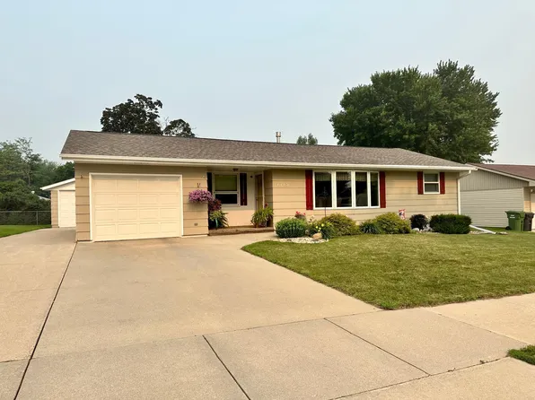1715 Viking Rd, Worthington, MN 56187