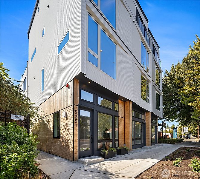 2nd image of 5251 California Avenue SW