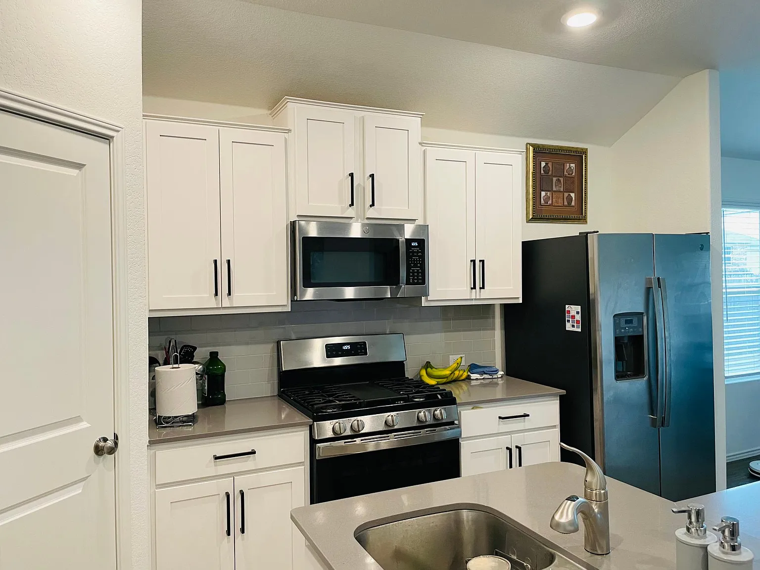 4 bed, 2100 sqft, $3,500 — Photo 2